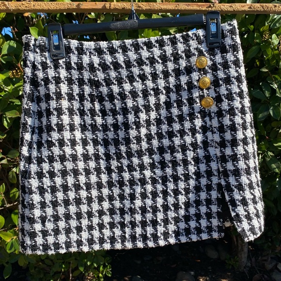 SHEIN Dresses & Skirts - SHEIN Black and White Tweed Mini Skirt with Gold Accents